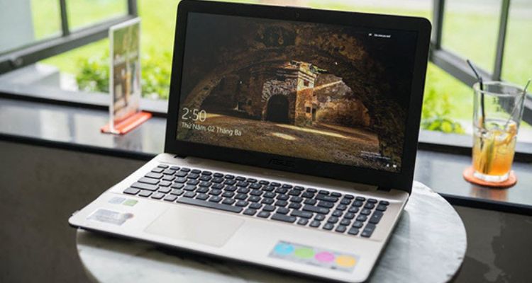 Làm sao để tản nhiệt laptop trong thời gian ngắn?