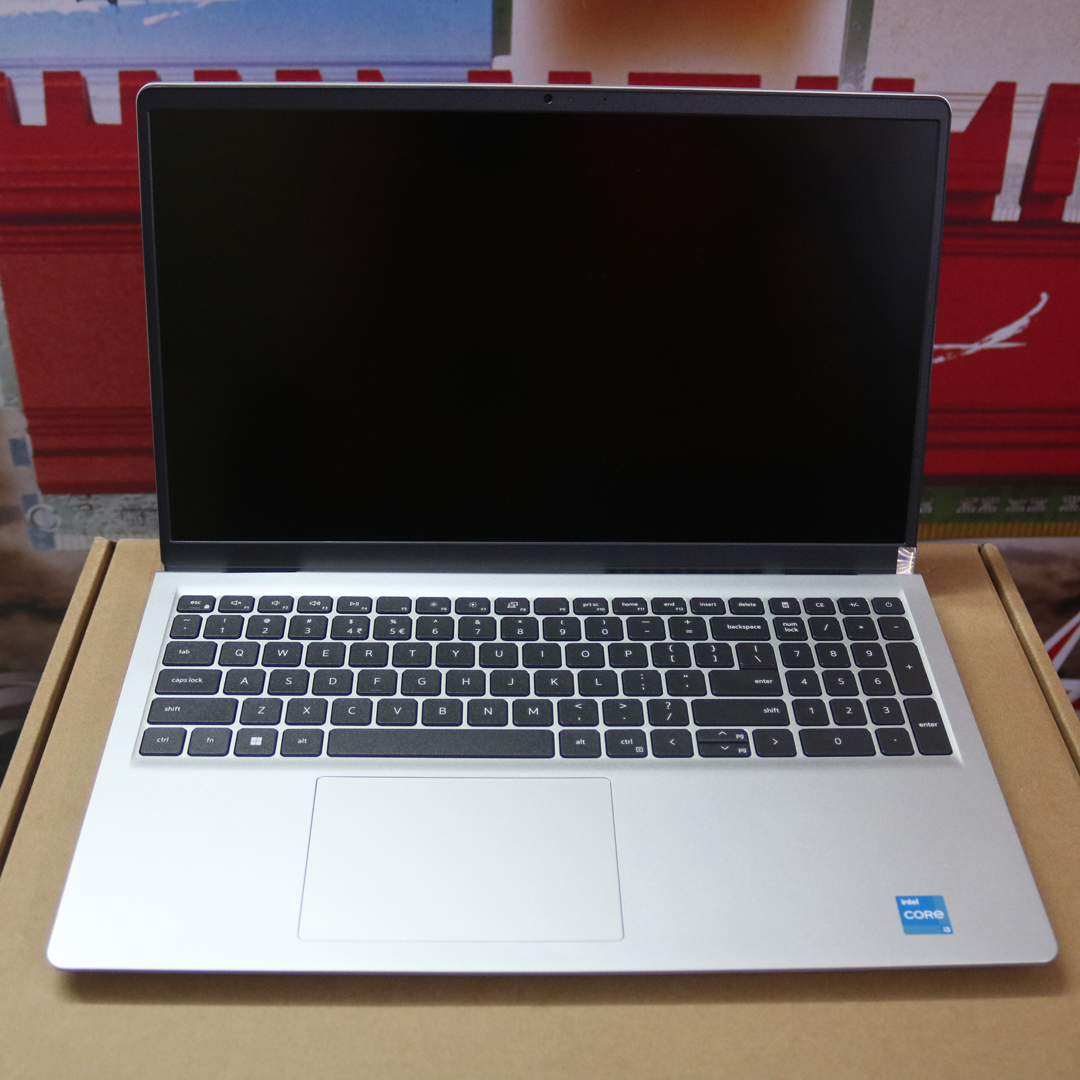 Laptop Dell Inspiron 3530 (Core i3-N305 | 8GB DDR4 | SSD 256GB | 15.6